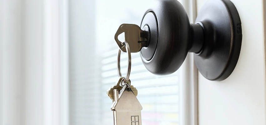 Bifold Door Knob Replacement in Baldwin Park, California